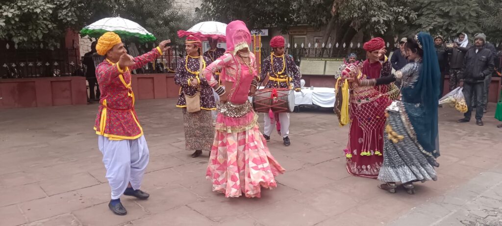 Bharatpur News: Maharaja Surajmal Memorial Ceremony: World welfare Bharatpur News: Yagya started with emotion, children assumed the form of great men