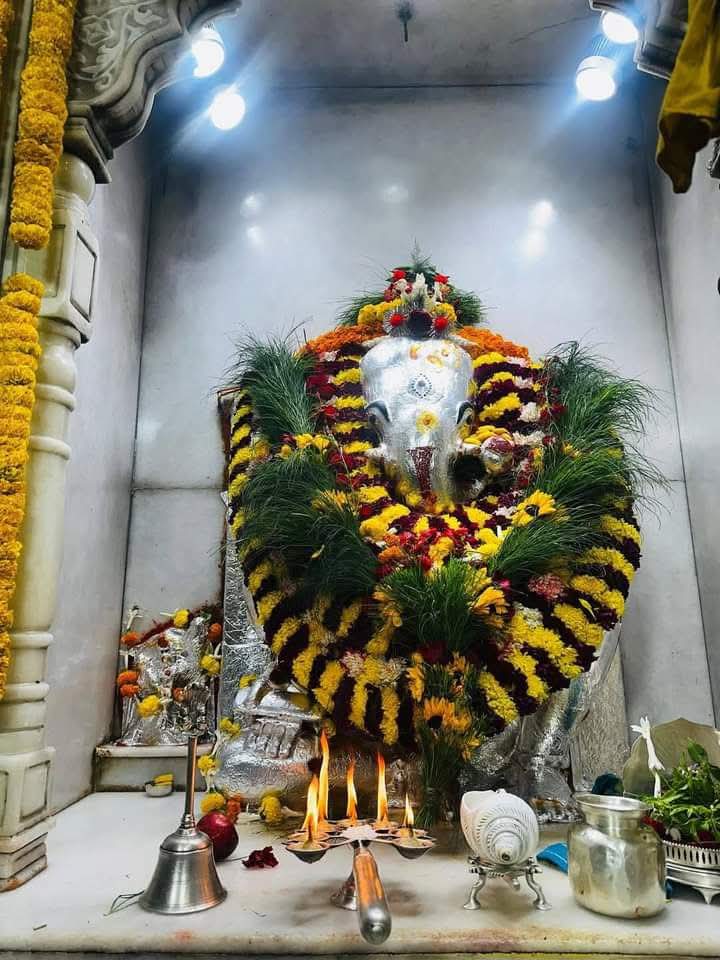 Aaj Ka Rashifal 17 January 2025: सकट चौथ पर कैसा रहेगा 12 राशियों का भविष्यफल – प्रेम, वित्त, व्यापार, राजनीति, पारिवारिक, और धार्मिक उपाय