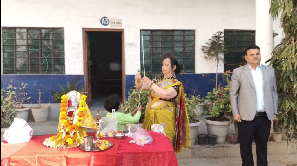 Bharatpur City News: बाबा सुग्रीव विद्यापीठ में 76वां गणतंत्र दिवस हर्षोल्लास के साथ मनाया गया 2 Bharatpur City News: 76th Republic Day was celebrated with great enthusiasm at Baba Sugriva Vidyapeeth