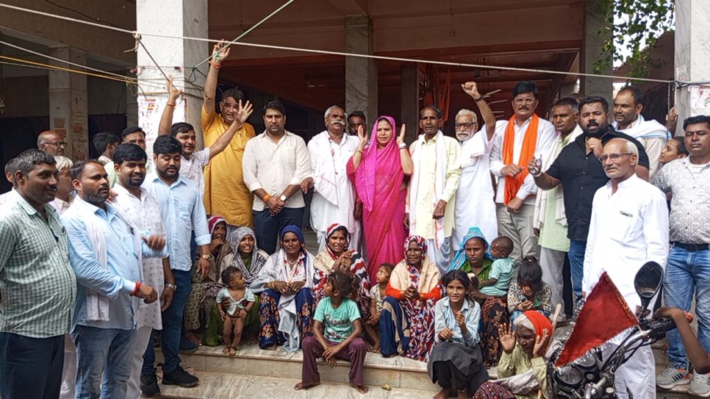 BJP State President Madan Rathore's birthday was celebrated with great enthusiasm