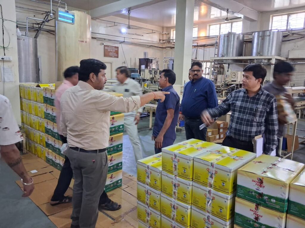 Jaipur News: Major action against adulterators, huge quantity of food items including 1400 litres of ghee seized